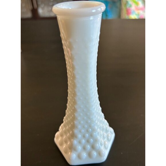 Hobnail Milk White Small Glass Bud  Vase Vintage Collectible Deco - Picture 6 of 6